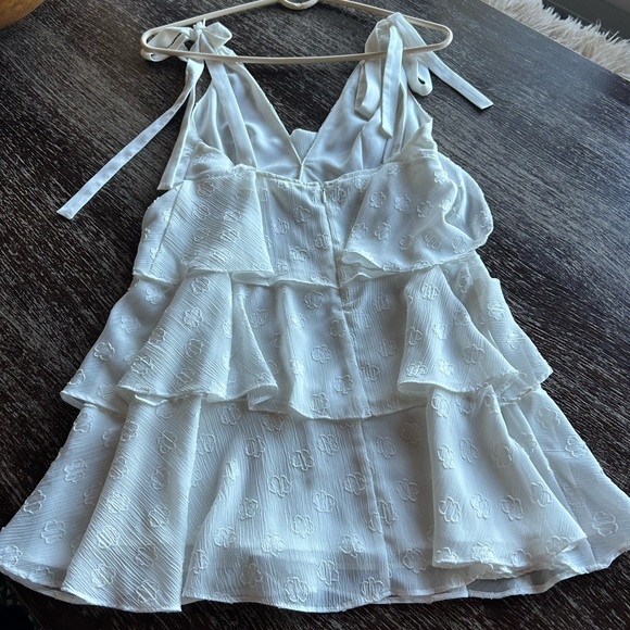White Tiered Ruffle V-Neck Graduation Dress XS - Picture 4 of 5